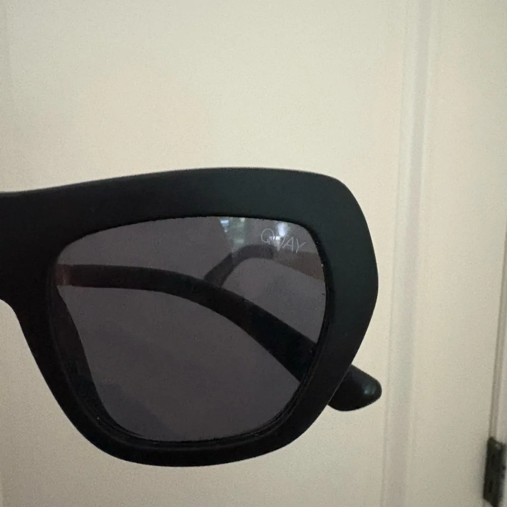 Quay Australia Black Sunglasses - Picture 2 of 5